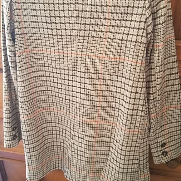 Blazer - Picture 4 of 6